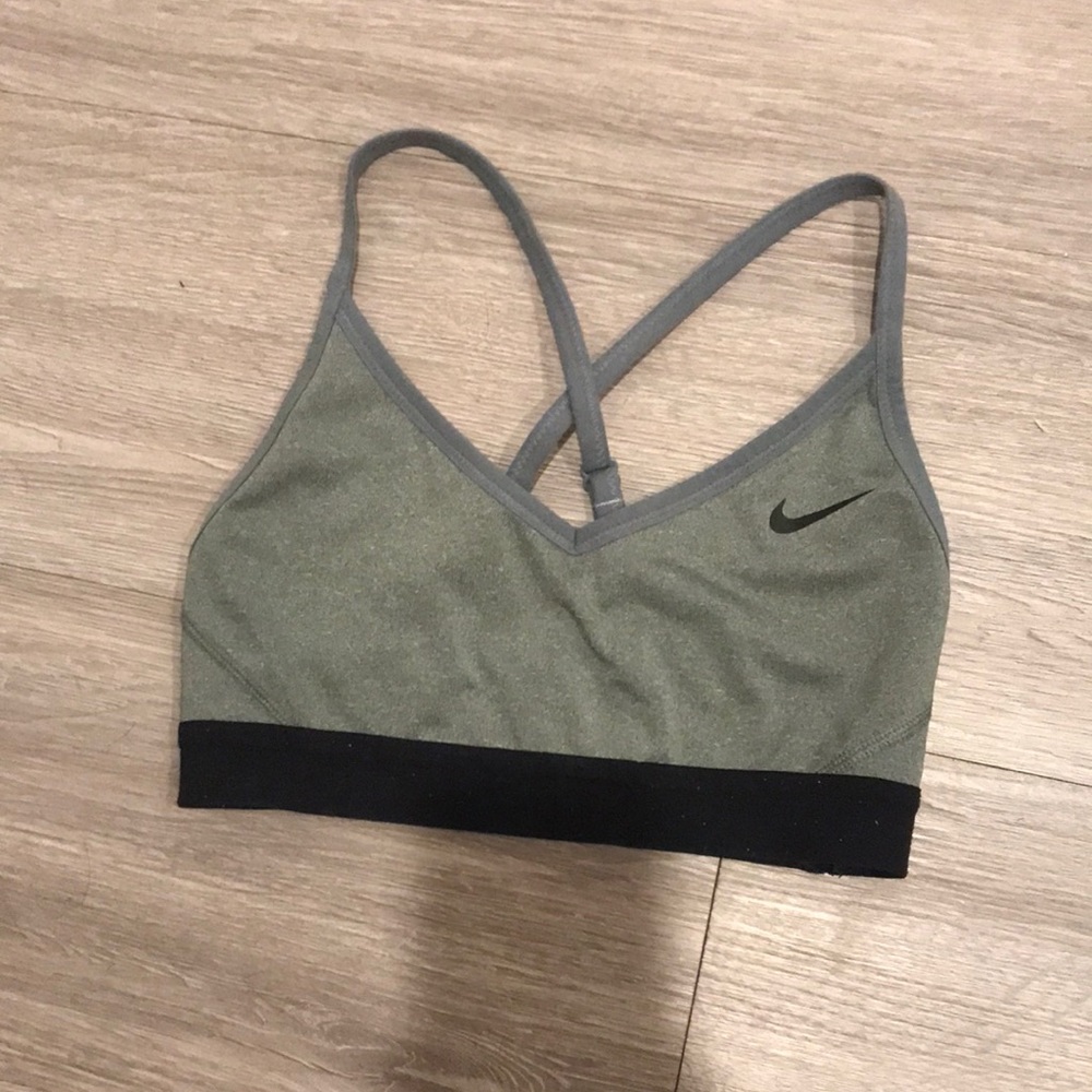 XS Nike sports bra